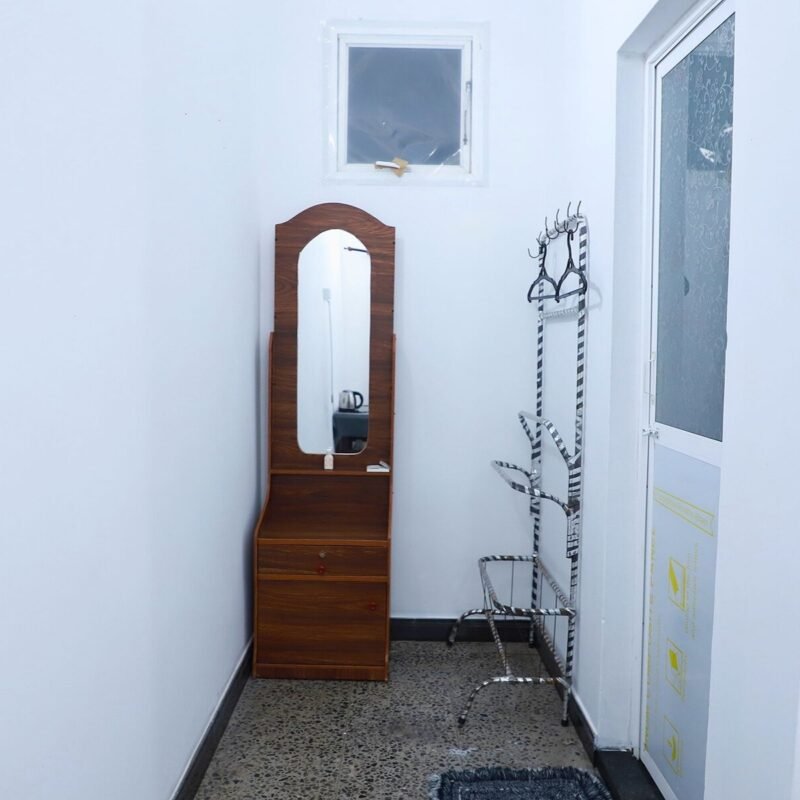 Single Room - Image 3